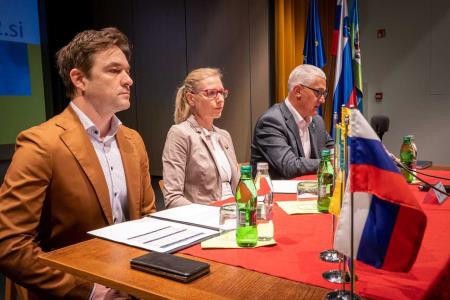 TISKOVNA KONFERENCA_2